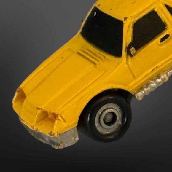 Funrise Micro Machines Action Magnifiers Ford Mustang Yellow Muscle Car A3 - Picture 5 of 9